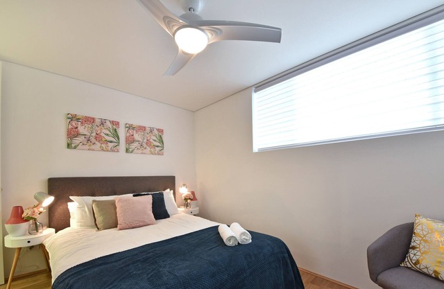 04 Modern Apartment close to Airpot & City