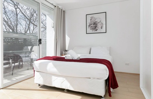05 Homely Apartment near Ciry and Airport