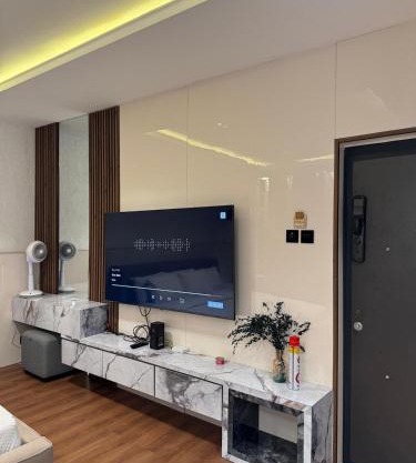 08 Luxury Apartment