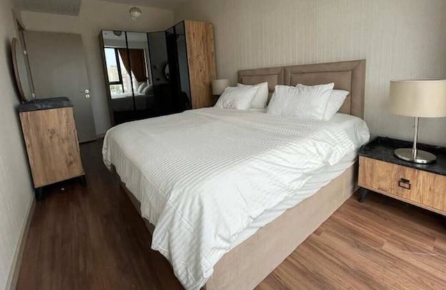1+1 Luxury apartment close to mall of Istanbul