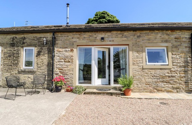 1 Barn Cottages
