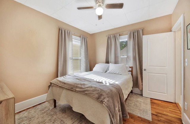 1 BD with Fully Fenced Yard! ~Bluebird Retreat~