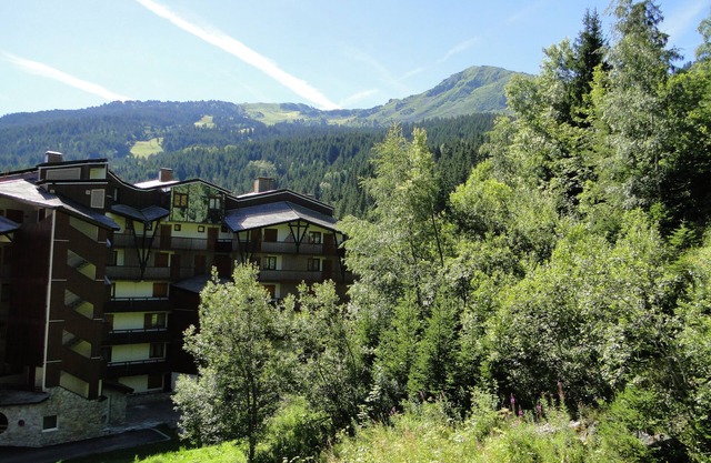 1 Bed Apt, Sleeps 5, Sauna, Wifi, Covered Parking, Kitchenette, Close to Slopes