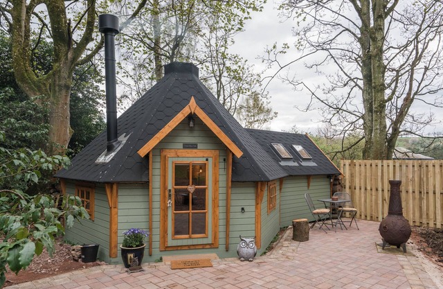 1-Bed Cabin, 2 Adults, Outdoor Bath & Wood Burner
