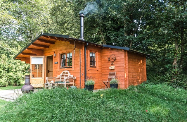 1-Bed Cabin, 2 adults, Wood Burning Hot Tub & Fire