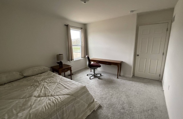 1 Bed room available for rent