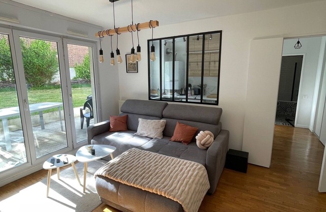 1 Bedroom Apartment in La Garenne-Colombes