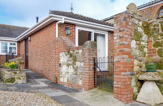 1 bedroom accommodation in Apse Heath, near Shanklin