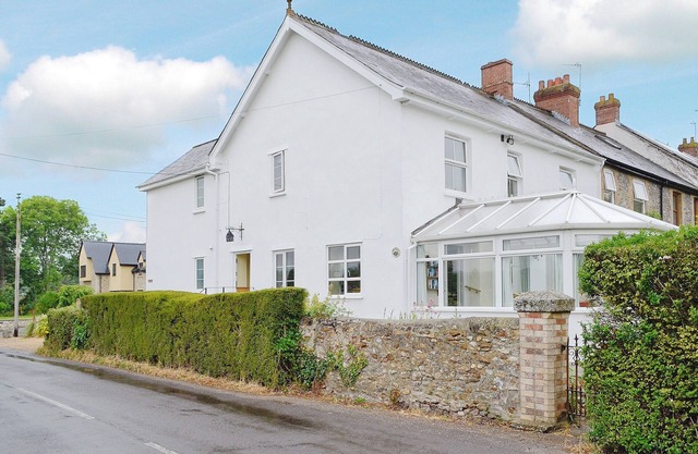 1 bedroom accommodation in Tatworth, near Chard