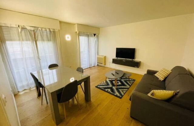 1 Bedroom Apartment in Neuilly-sur-Seine