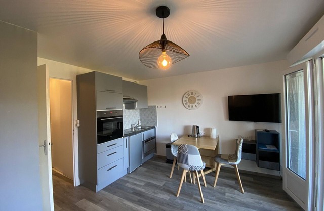 1-bedroom apartment with terrace and Wi-Fi near Connétable Thermal Baths