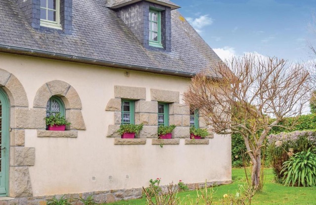 1 Bedroom Awesome Home In Penvénan