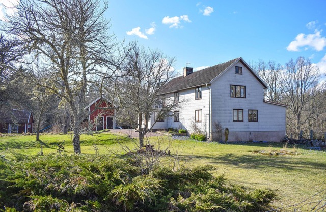 1 bedroom gorgeous home in Fårbo