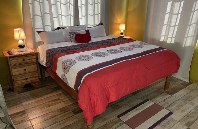 1 King bed, cable tv , wifi mini fridge stocked with welcome beer