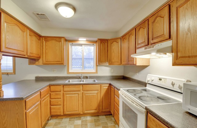 1 Mi to Dtwn Owatonna: Cozy Duplex Home!