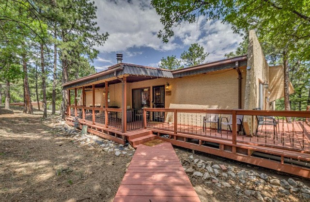 1 Mi to Ski Slopes Alto Escape with Game Room!