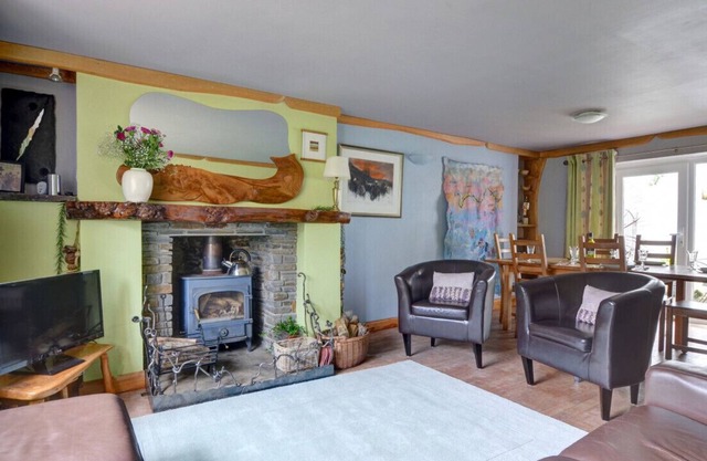 1 Tan yr Eglwys - Four Bedroom House, Sleeps 6