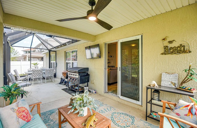 10 Mi to Ocean: Home w/Lanai in Ormond Beach!