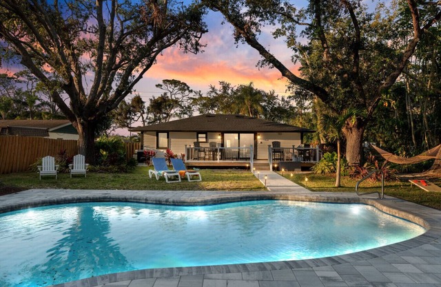 10 min to AMI | 15 min to IMG | Heated Pool