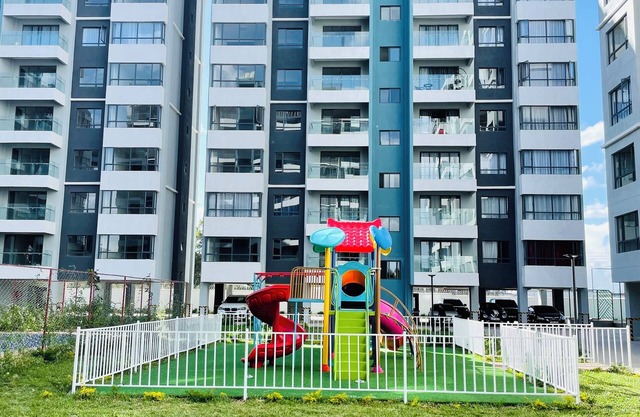10 MINS Airport Salome Cosy Apartment with Pool & Gym