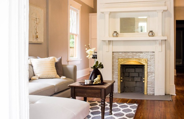 100 Year Old Historic Gem near Stadium & Marta - 1 Bed Unit