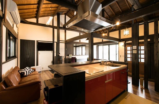 100 year old Japanese modern house 】 Japanese modern 100 year old Japanese modern house was renovated from the framework.
