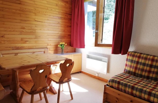 100m from shops, 2nd floor, view mountain, balcony, tv, ski locker, 32m², Valmorel