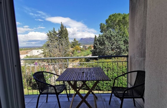 100m from the center! Apartment with balcony