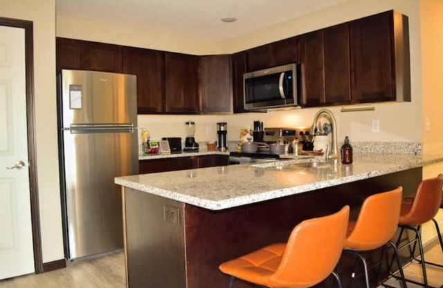 101 - New, Modern & Comfortable 2 Bedroom Apt