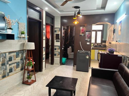 103 Cozy Flats Bnb 2 BHK Flat,Near Airport Delhi