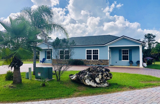 (106B) Blue Heron Getaway 2 bedroom 1.5 bathrooms