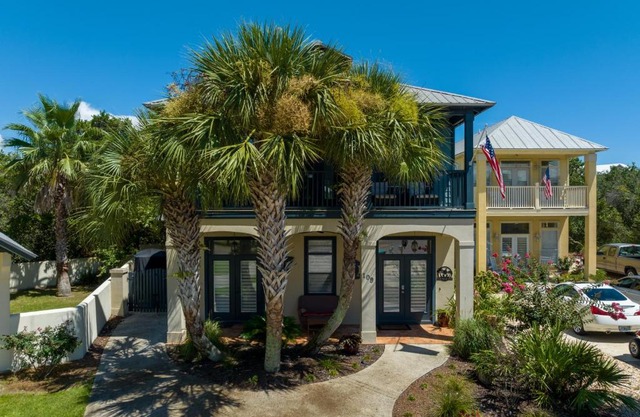 109 Island Cove Ct - Blue Palm Cove