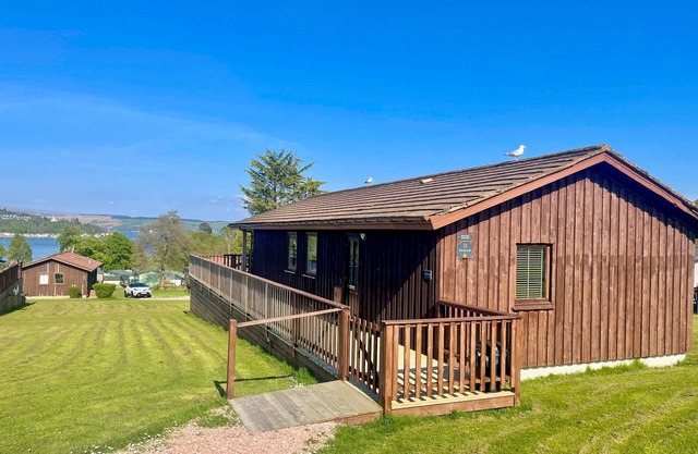 11 Gorsecroft - a lodge that sleeps 6 guests in 3 bedrooms