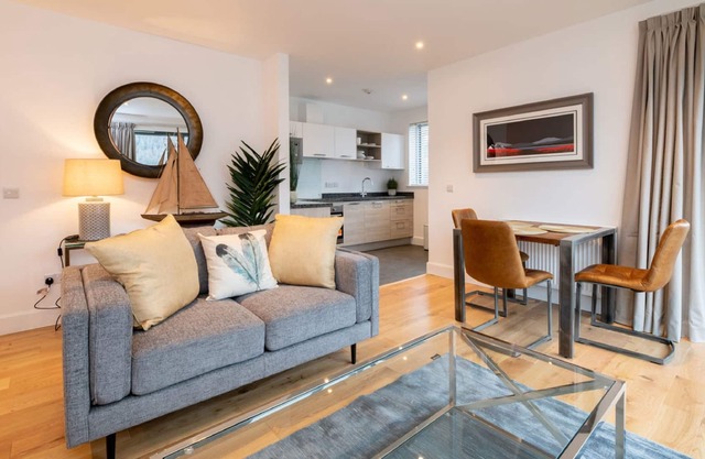 11 Loch View PF Kenmore