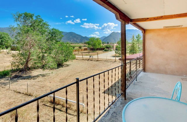 11 Mi to Skiing: Valdez Home w/Mtn Views!