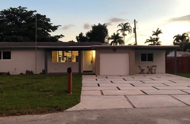 12 min from Airport - Private Back Yard+Wilton Manors+Las Olas