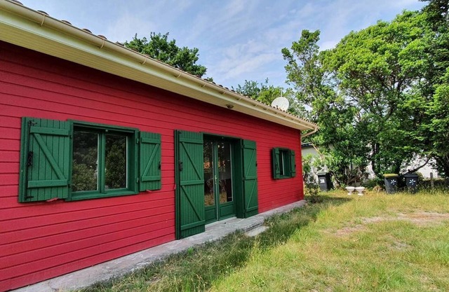 133 - Cozy chalet 600 meters from Lake Hourtin, ideal for 4 people