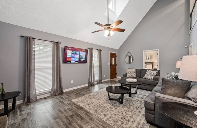 1356 Velvet Creek Glen, Marietta