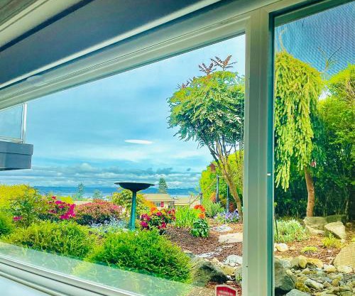 1400sf Cozy Retreat with Sound View, Garden & Privacy