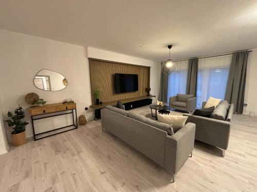 140qm - 4 Zimmer- Parkplatz - Autobahn - blauer See - MalliBase Apartments