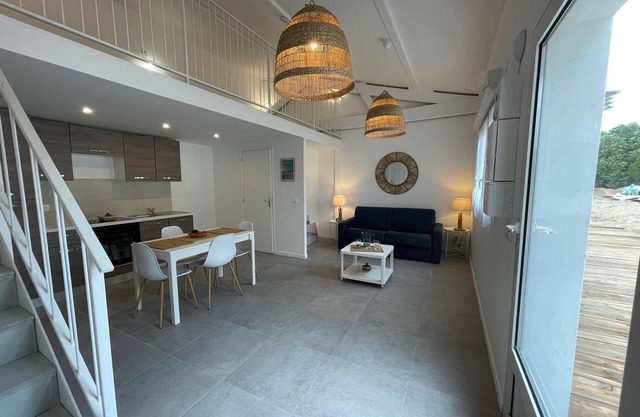 (15) New studio, in near the salt marshesthe golf and the beach.