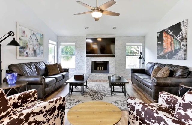 15min 2 Old Twn,Hot Tub,Pool,FirePit,Pool Tbl,K9ok
