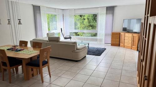 160 qm Apartment mit Garten und Stellplatz