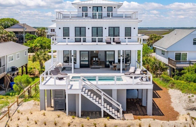 1713 East Ashley! Luxurious Home, Private Oceanfront Pool