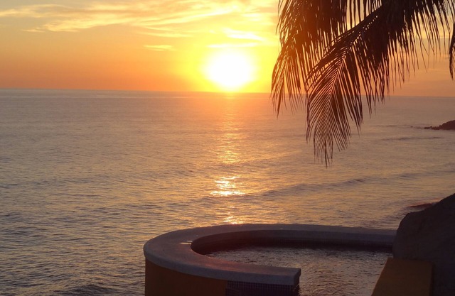 180 Degrees Of Spectacular Cliff Ocean Views