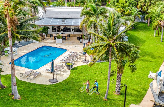 180' of Waterfront | Heated Pool | Walk To Beach | Paradise Point Key | RESIDENCES