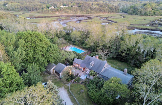 18th Century riverfront getaway with Heated Salt-water Pool