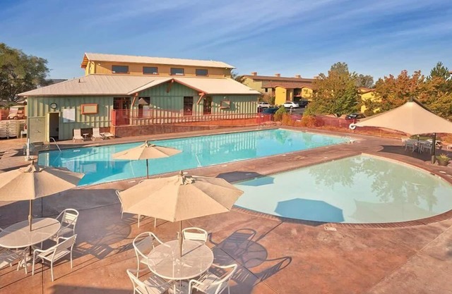 1br Unit Vineyards, Forest, & Golfer's Paradise