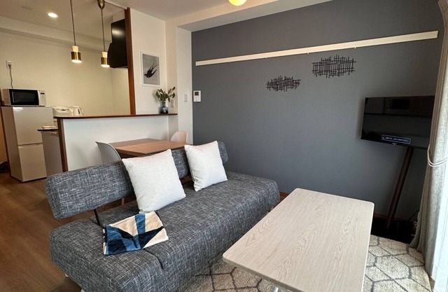1LDK 2 double beds 1 sofa bed WiFi available p/Nanjo Okinawa