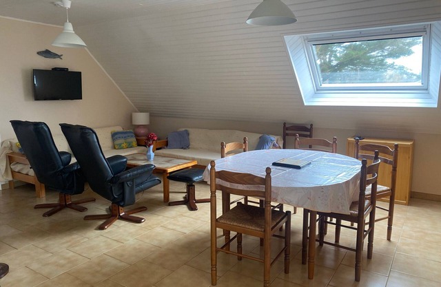 1st Floor Apartment with Garden and Parking near Le Palais